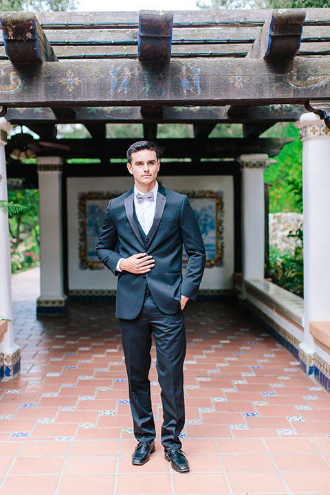 Rancho-las-lomas-outdoor-wedding-groom-black-tuxedo