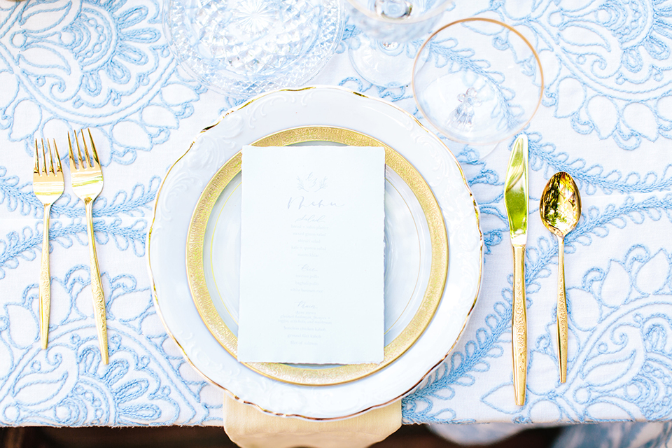 Rancho-las-lomas-outdoor-wedding-table-set-up-with-place-setting