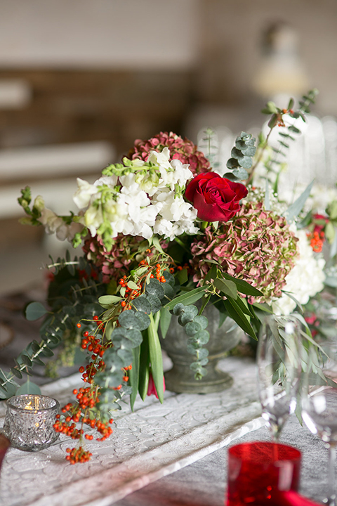 Northern-california-wedding-shoot-at-fitz-place-table-set-up-with-flowers