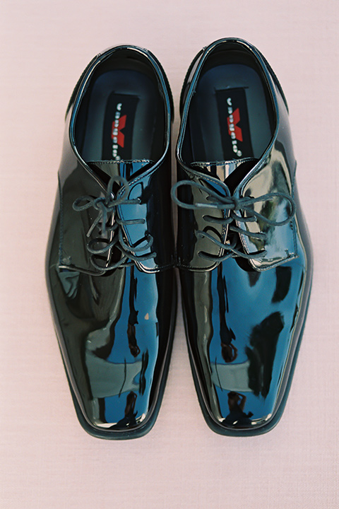 callaway-winery-shoot-close-up-on-shoes-traditional-black-tuxedo-shoes