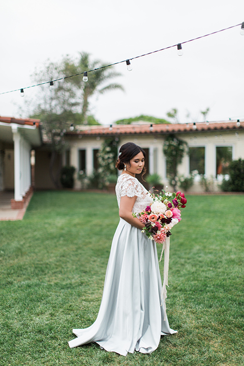 San-diego-outdoor-wedding-at-the-inn-at-rancho-santa-fe-bride-holding-bouquet