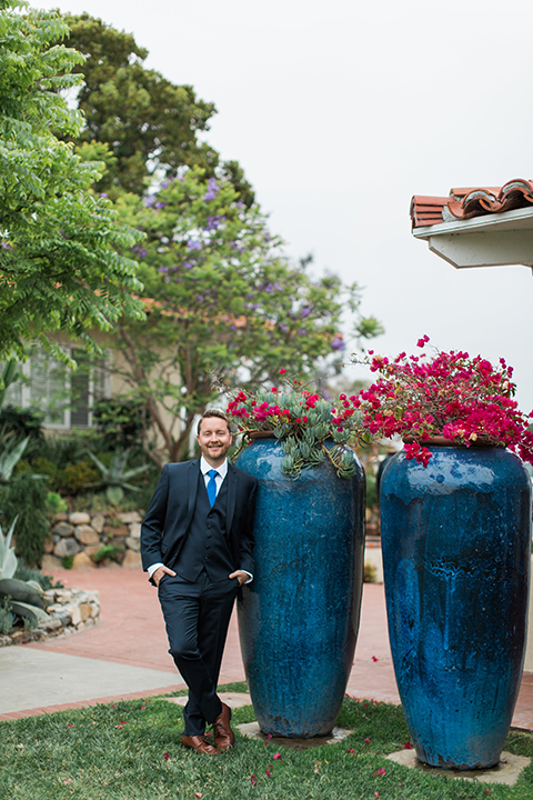 San-diego-outdoor-wedding-at-the-inn-at-rancho-santa-fe-groom-navy-suit