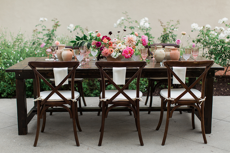 San-diego-outdoor-wedding-at-the-inn-at-rancho-santa-fe-table-set-up