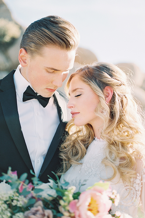 Joshua-tree-wedding-shoot-at-the-ruin-venue-bride-and-groom-hugging