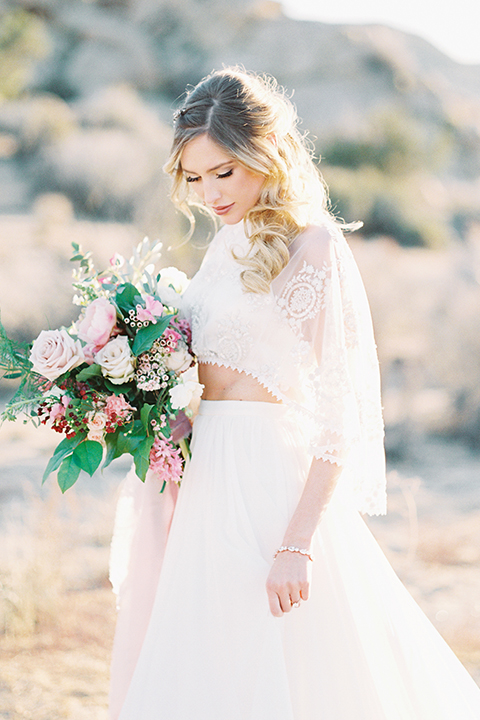 Joshua-tree-wedding-shoot-at-the-ruin-venue-bride-holding-bouquet-close-up