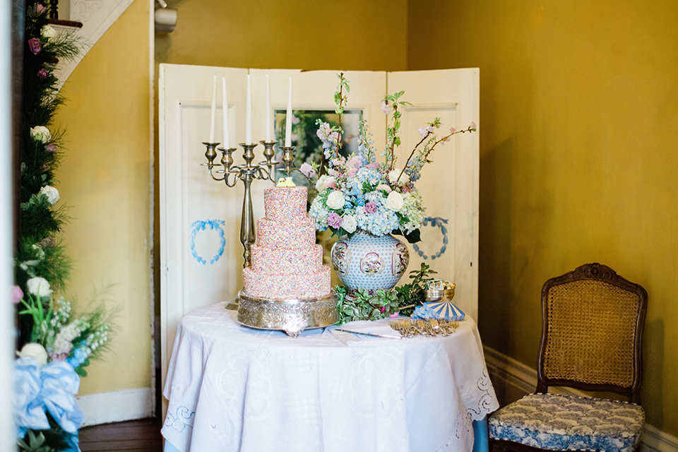 South-carolina-summer-outdoor-wedding-at-the-wickliffe-house-wedding-cake