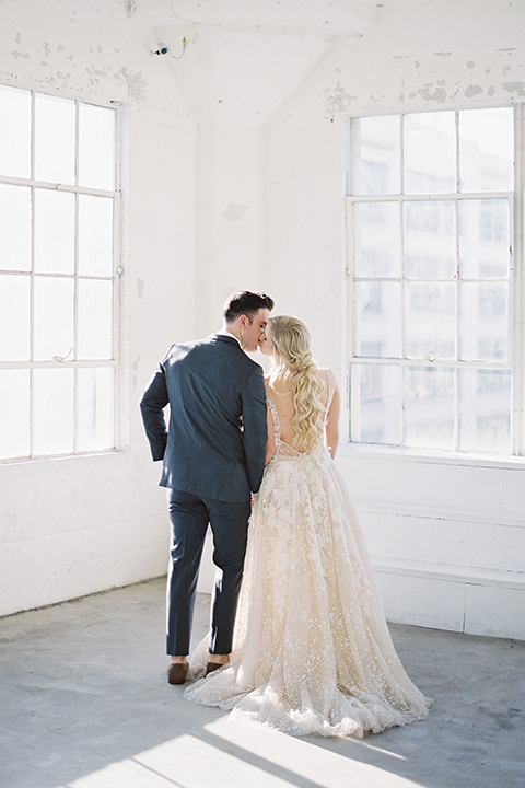 Los-angeles-modern-wedding-at-fd-photo-studio-bride-and-groom-kissing