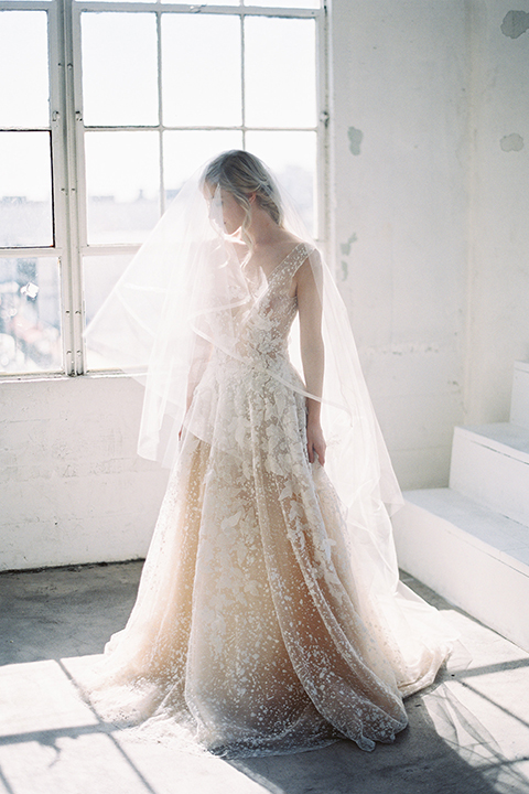 Los-angeles-modern-wedding-at-fd-photo-studio-bride-standing