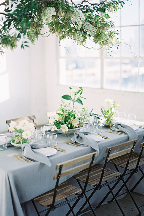 Los-angeles-modern-wedding-at-fd-photo-studio-table-set-up-with-chairs