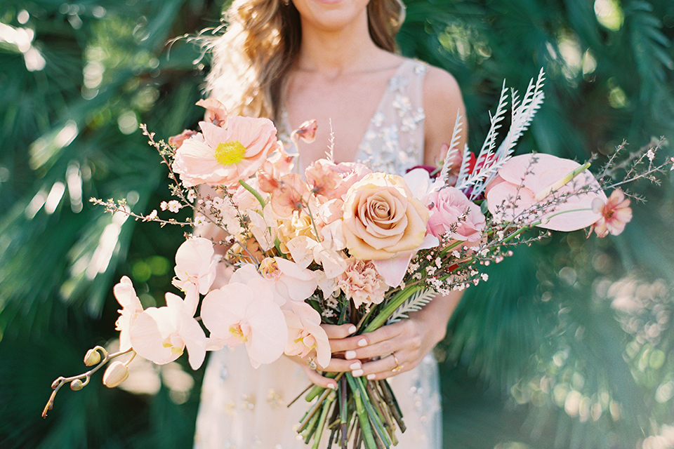 Los-angeles-garden-wedding-at-retreat-malibu-bride-holding-bouquet-close-up