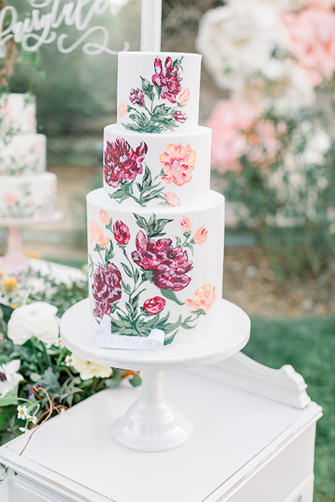 alice-in-wonderland-shoot-cake-with-pink-flower-detail