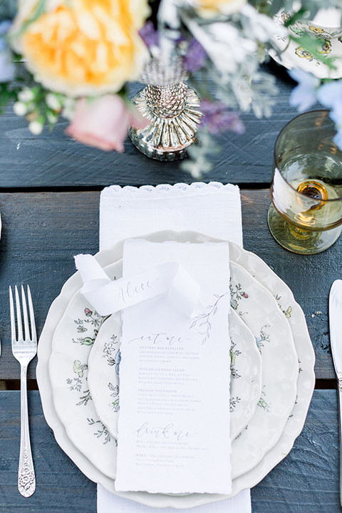 alice-in-wonderland-shoot-table-and-flatware-decor