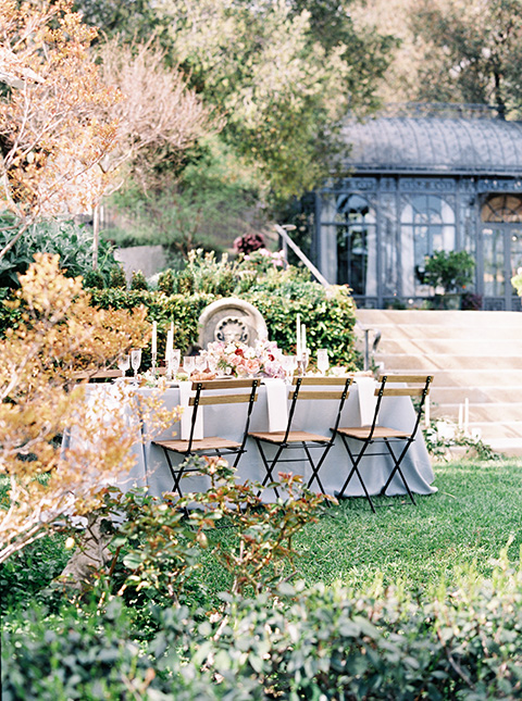 Artist-and-his-muse-shoot-table