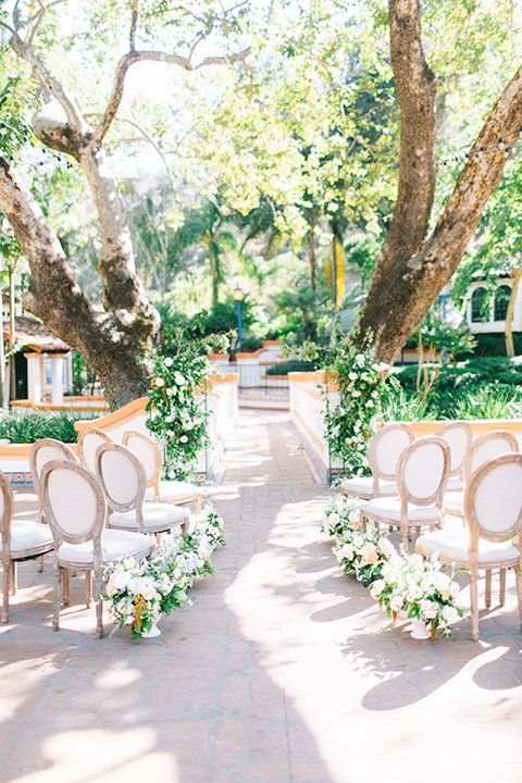 Rancho-las-lomas-blue-shoot-ceremony-space-decor