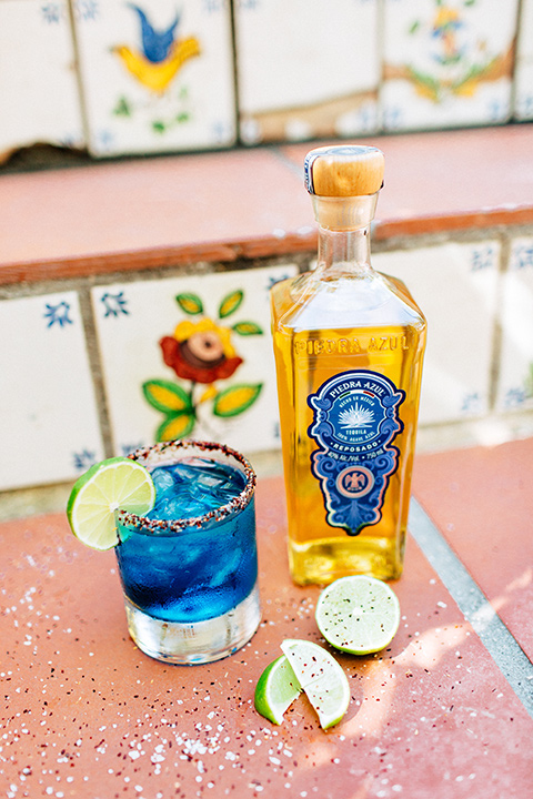 Rancho-las-lomas-blue-shoot-cocktails