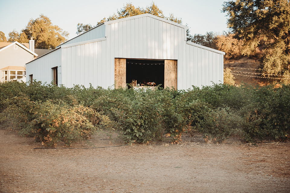 owl-creek-farms-building-of-venue