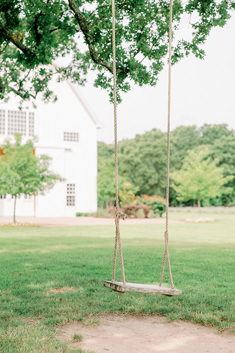 barn-wedding-design-swing