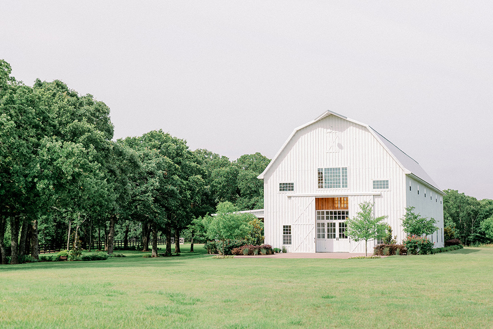 white barn venue