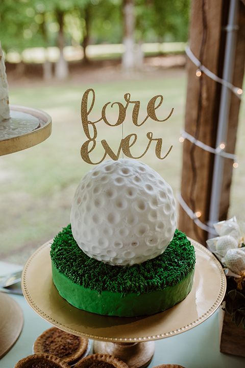 Horse-Range-Vista-grooms-cake-in-the-shape-of-a-golfball