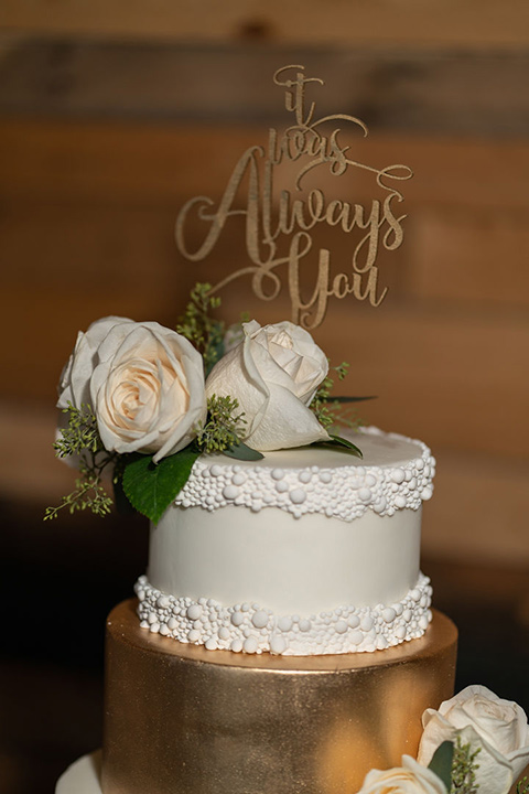 la-bonita-ranch-rustic-shoot-cake-topper