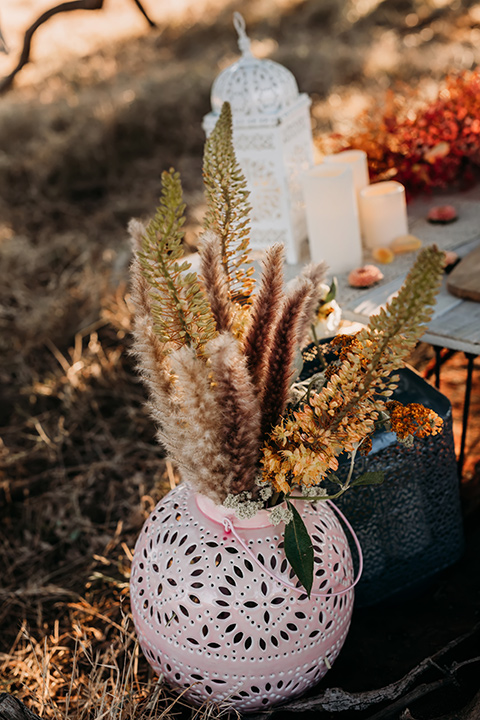 boho florals and vase decor