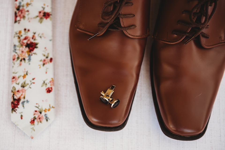 Moonflower-Ranch-Shoot-groom-accessories-with-brown-shoes-and-floral-tie