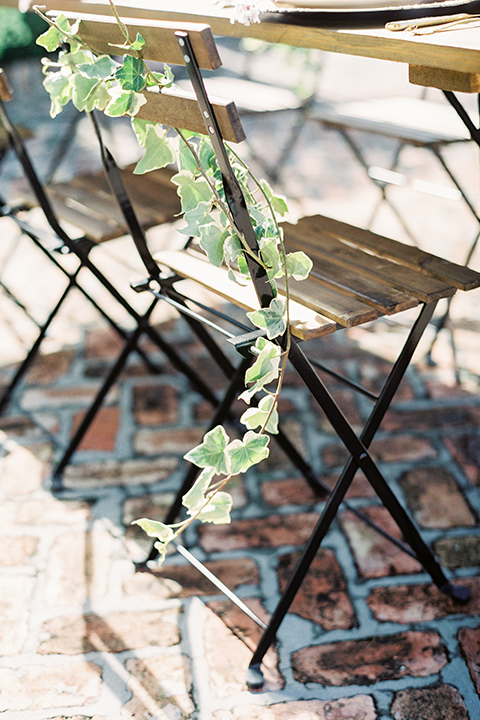 II-Mercato-in-New-Orleans-chair-with-ivy