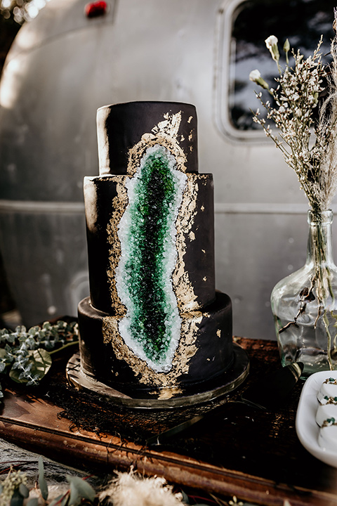 retro-ranch-styled-shoot-cake-with-black-fondant-and-a-geode-inspired-design