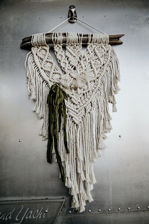 retro-ranch-styled-shoot-macrame-details