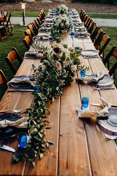 la-jolla-wedding-wooden-table-reception-décor-with-minimalistic-place-settings