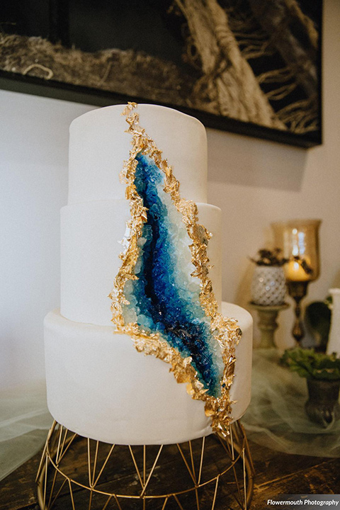 gather-venues-two-tier-cake-with-white-fondant-and-geode-detailing