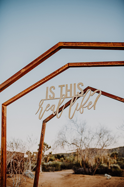  wooden arch and calligraphy for ceremony 