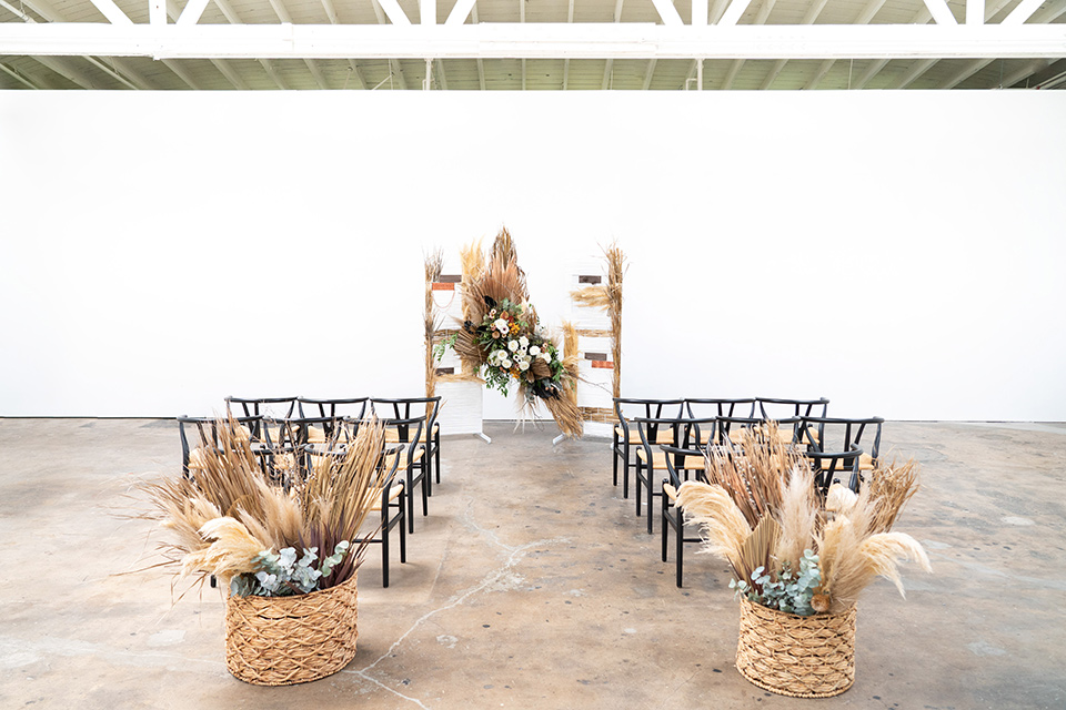  ceremony décor with pampas grass and bohemian decor