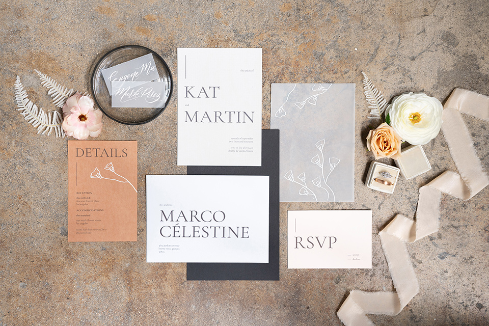  neutral invitations with calligraphy and gold details